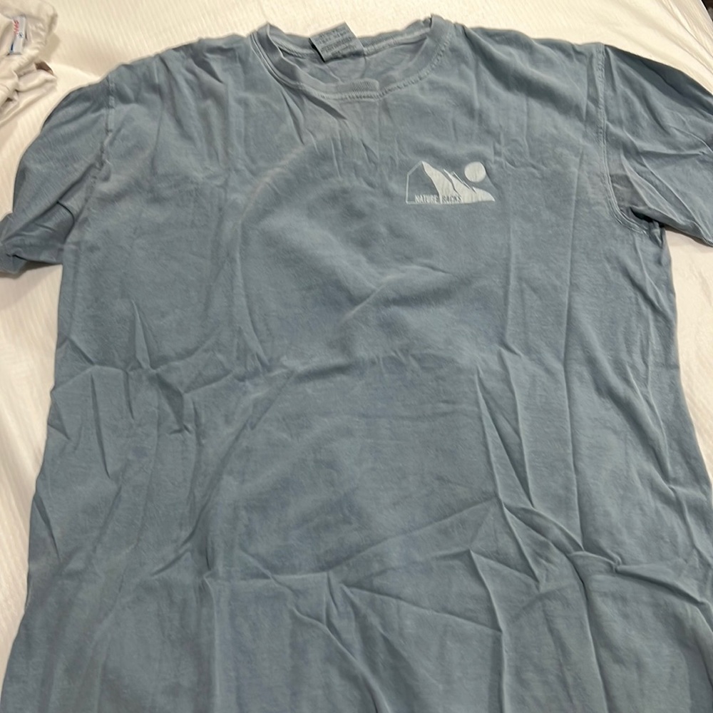 NATURE BACKS TEE